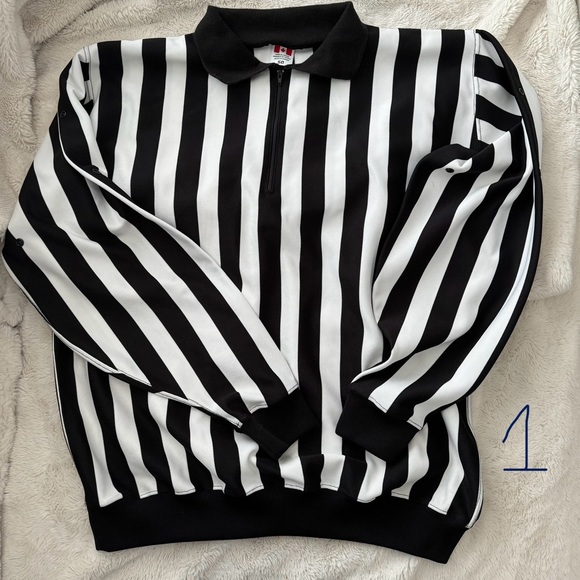 CCM Hockey Referee Jersey - size 50 - Picture 1 of 2
